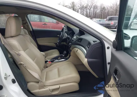 2016 Acura Ilx 2.4L/Acurawatch Plus Package z USA, uszkodzony, nr VIN 19UDE2F30GA013529